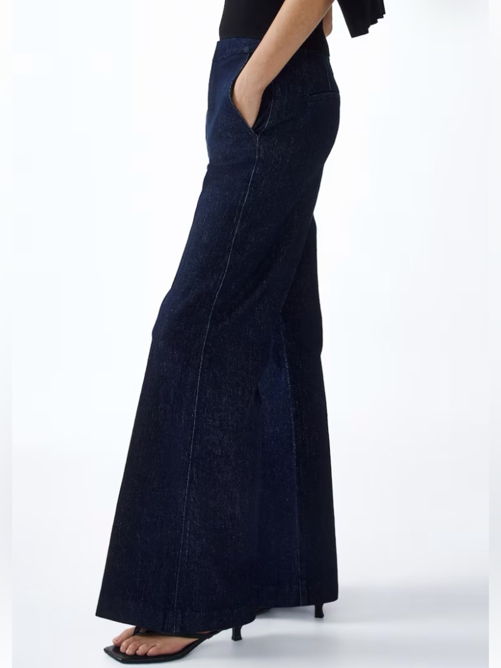 Classic 70’s High-Rise Black Wide-Leg Jeans - NWT, size 6-8